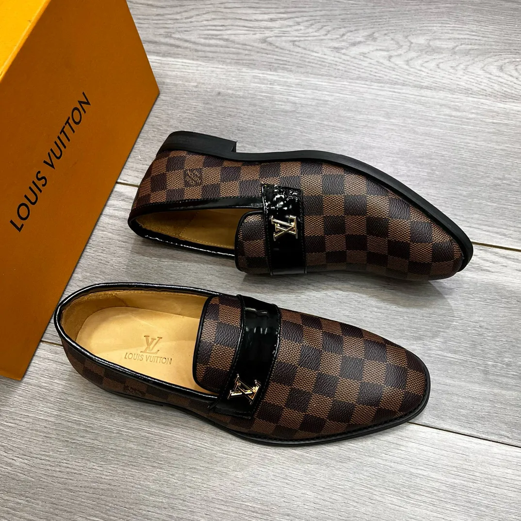 Ex-factory price 500💵LV casual leather shoes, elegant original last type! Simple, luxurious and elegant, the first choice for successful men. Material: Imported top original material + cow lining. Private molded outsole! Domineering, noble and luxurious, code number: 38 39 40 41 42 43 44 (45, 46, 47 customized)